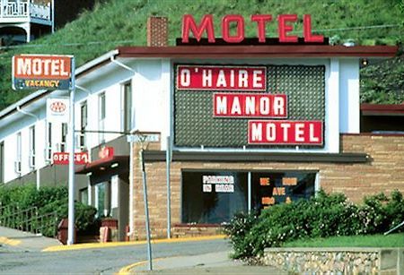 O'Haire Manor Motel And Apartments Shelby Eksteriør billede